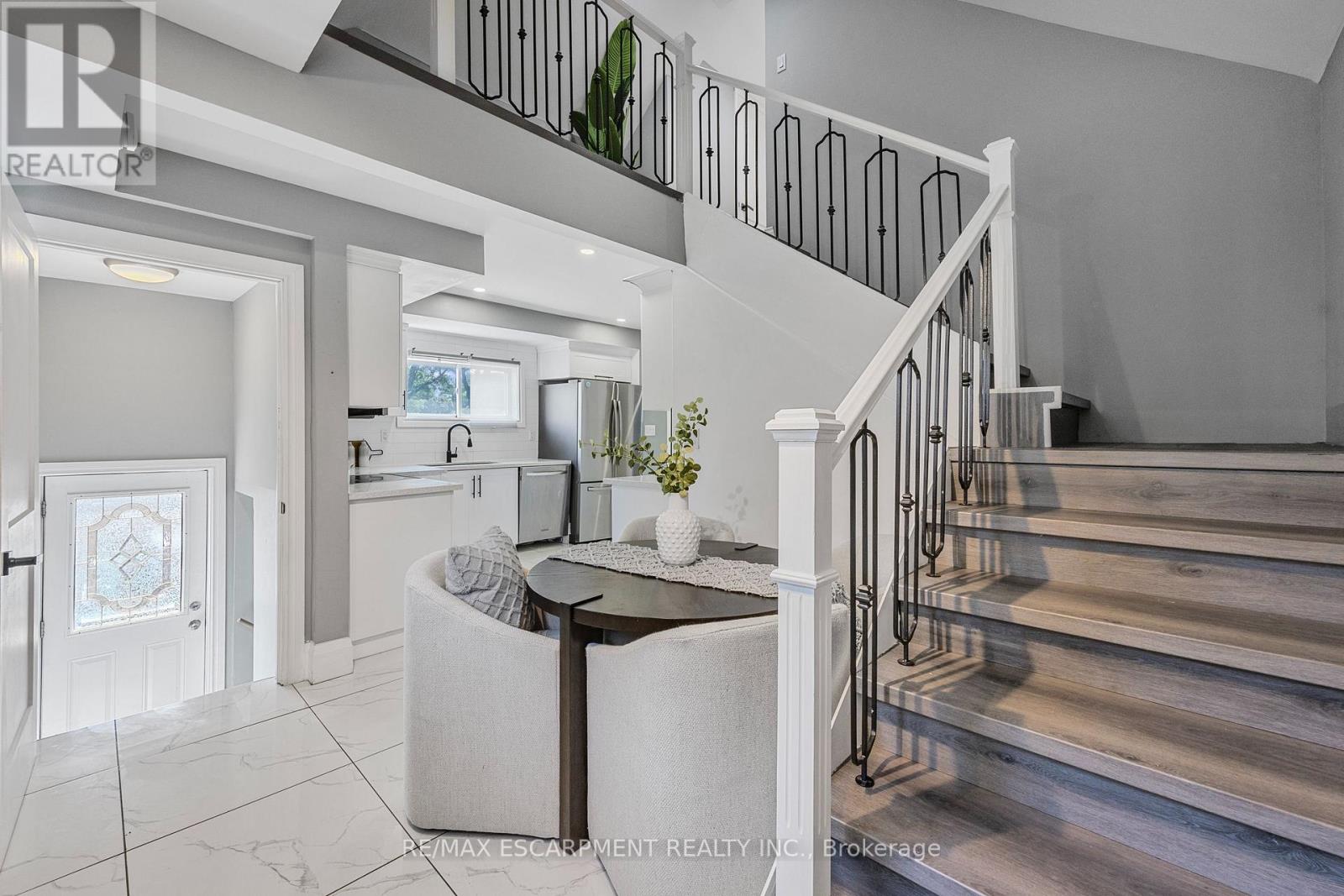 Photo 31 of 55 Allan Avenue, Hamilton ON