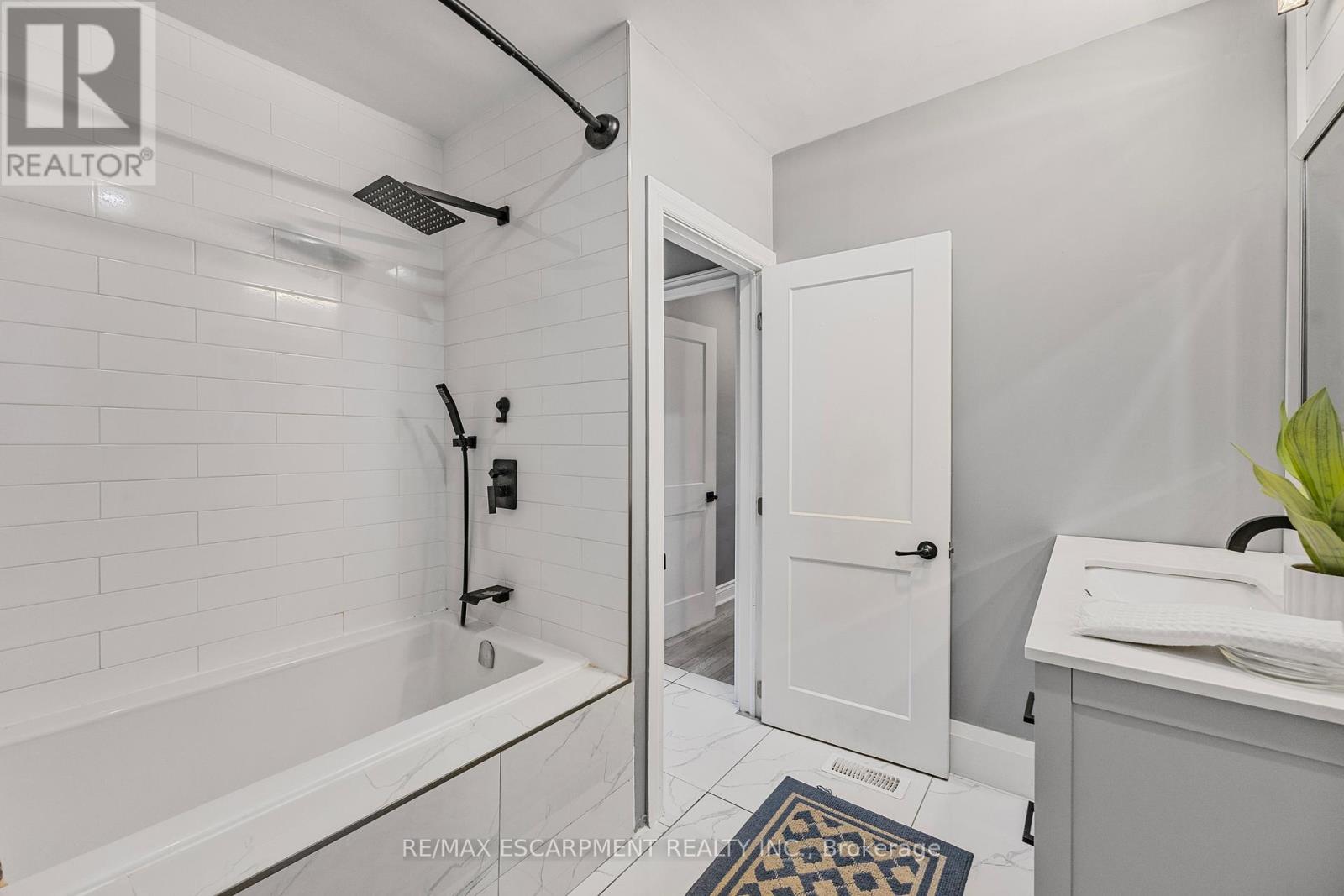 Photo 29 of 55 Allan Avenue, Hamilton ON
