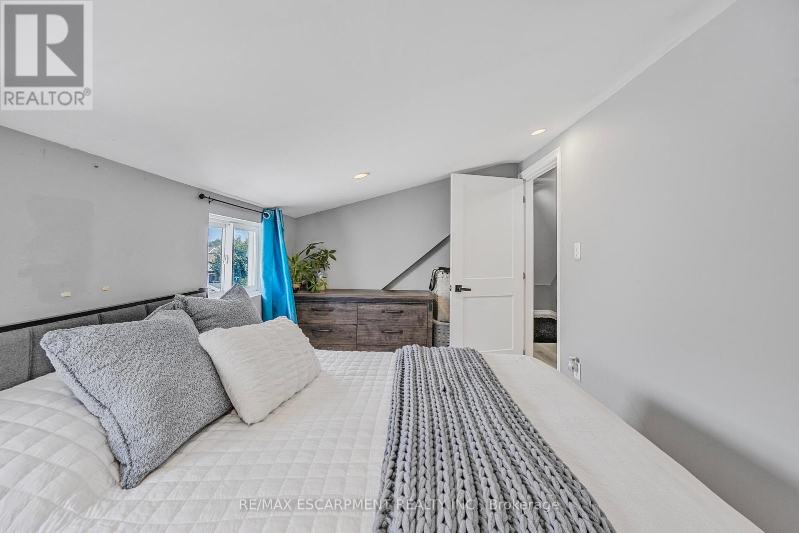 Photo 20 of 55 Allan Avenue, Hamilton ON