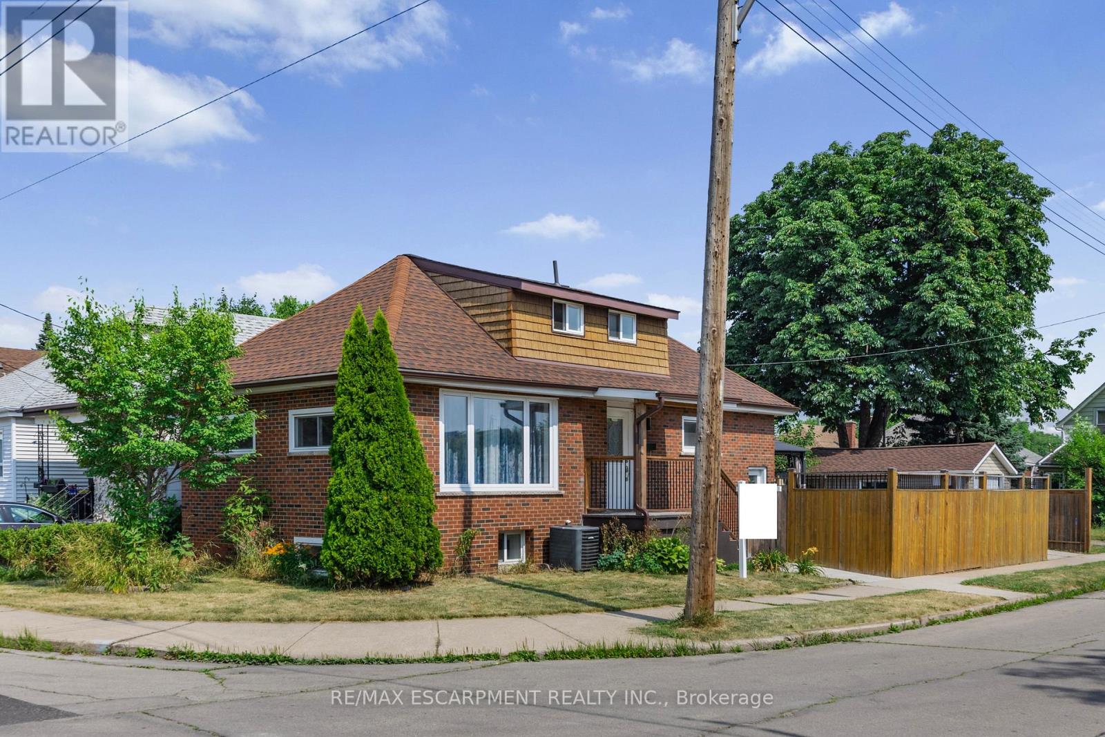 Photo 19 of 55 Allan Avenue, Hamilton ON