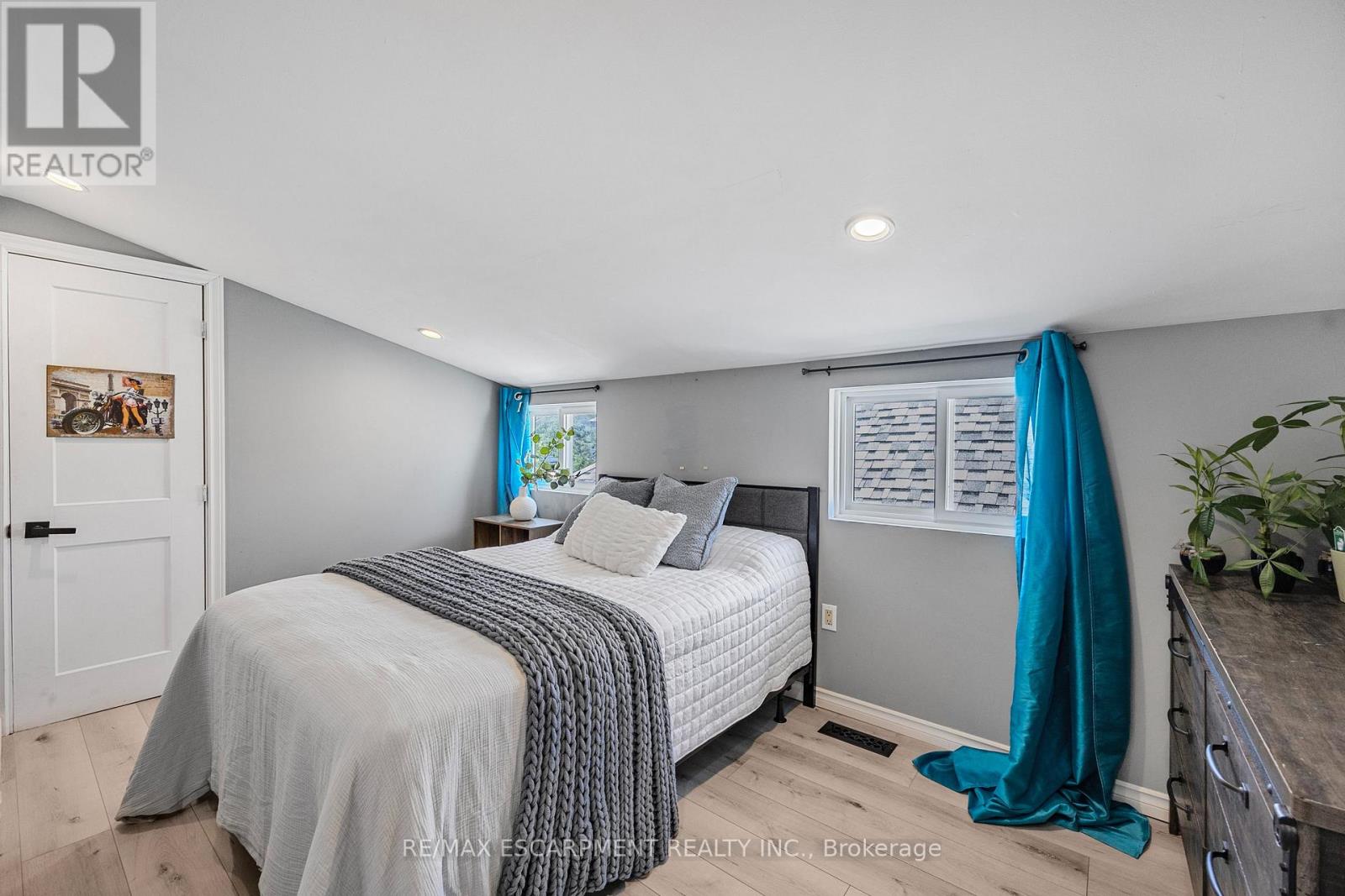 Photo 22 of 55 Allan Avenue, Hamilton ON