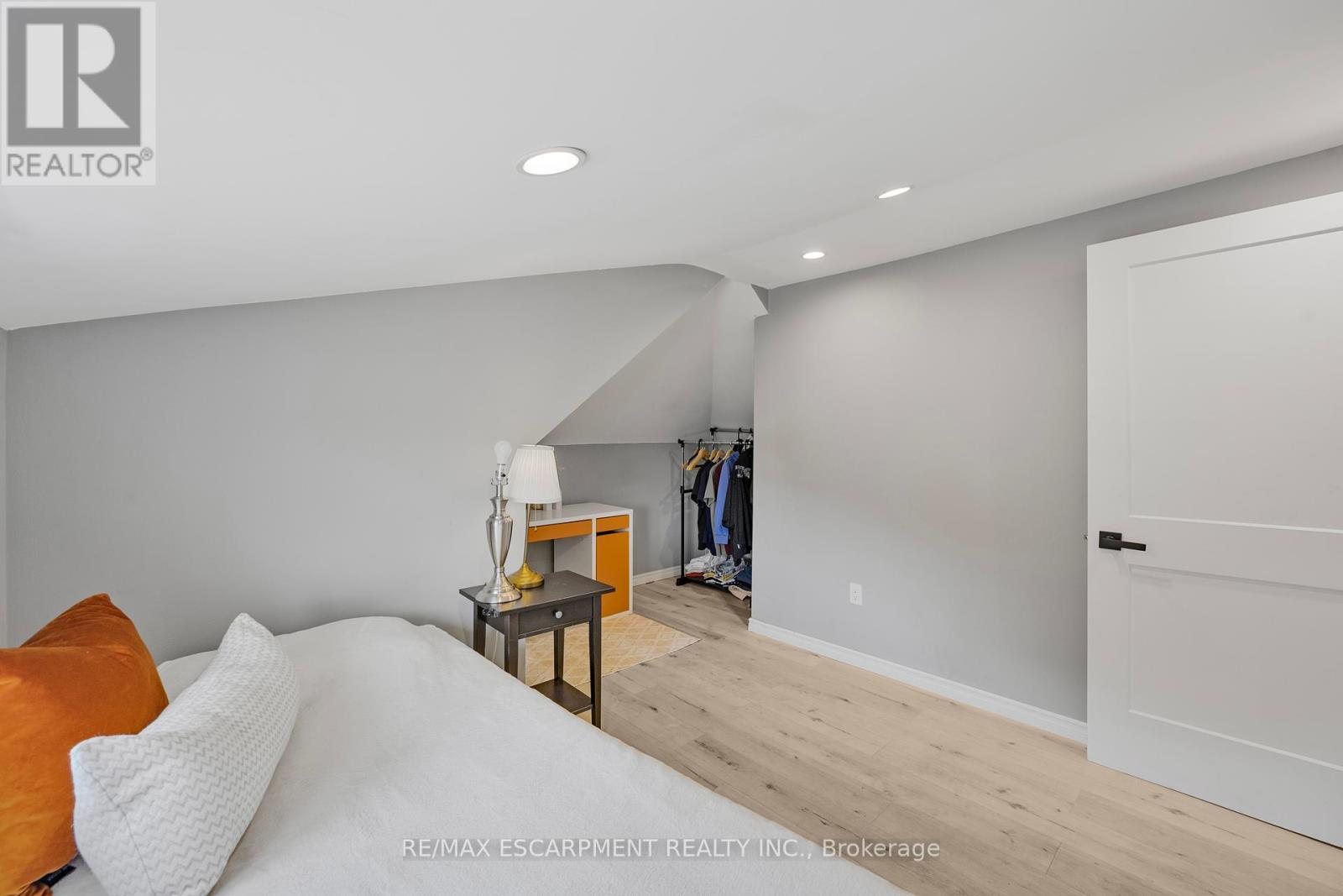 Photo 25 of 55 Allan Avenue, Hamilton ON
