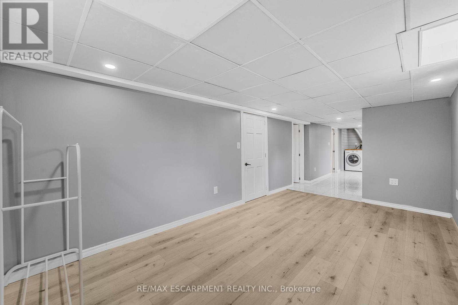 Photo 8 of 55 Allan Avenue, Hamilton ON