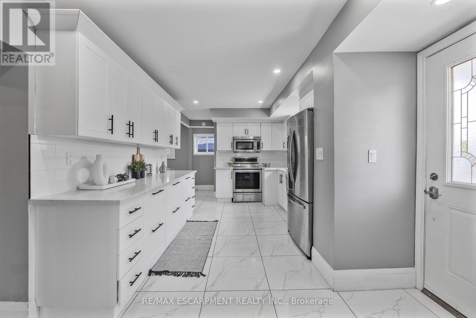 Photo 32 of 55 Allan Avenue, Hamilton ON