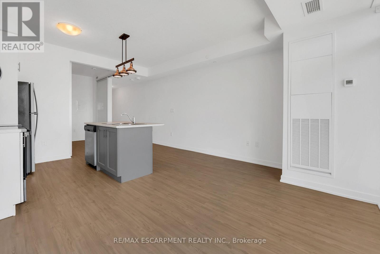Photo 4 of 319 450 Dundas Street, Hamilton ON