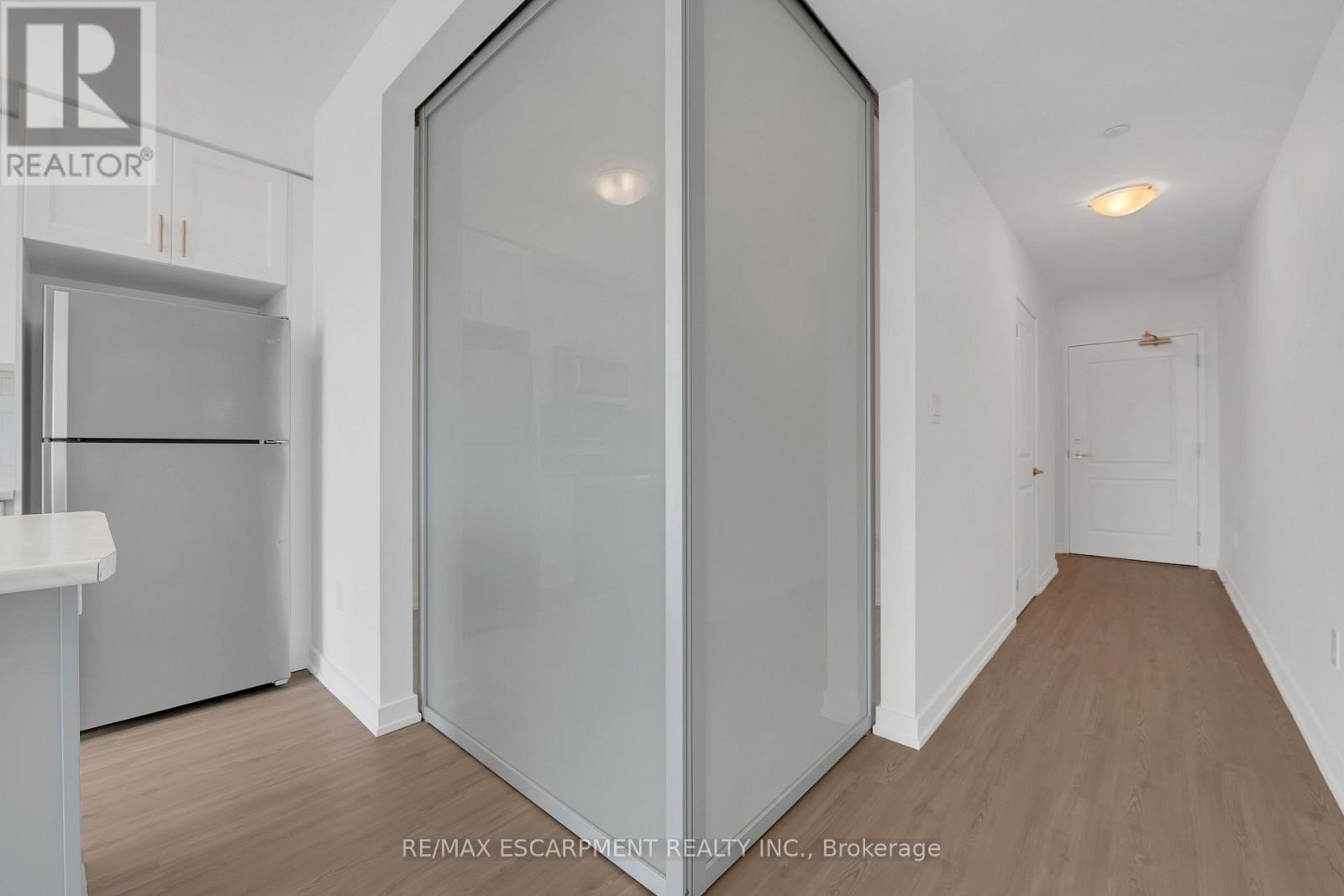 Photo 6 of 319 450 Dundas Street, Hamilton ON