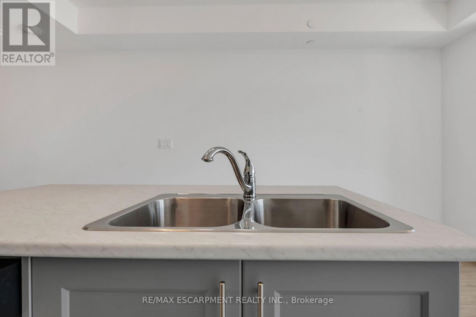 Photo 15 of 319 450 Dundas Street, Hamilton ON