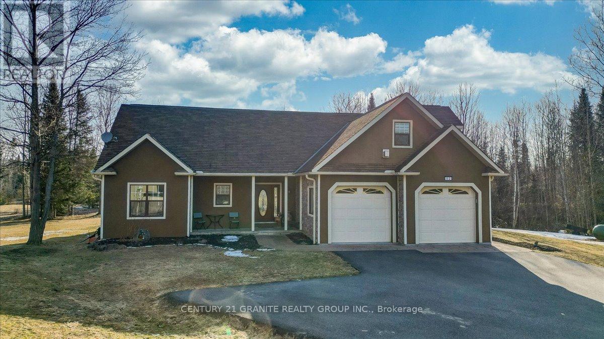 Photo 21 of 52 Nicklaus Drive, Bancroft ON