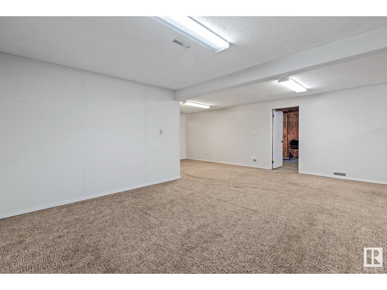 Photo 23 of 1126 105 St Nw, Edmonton AB