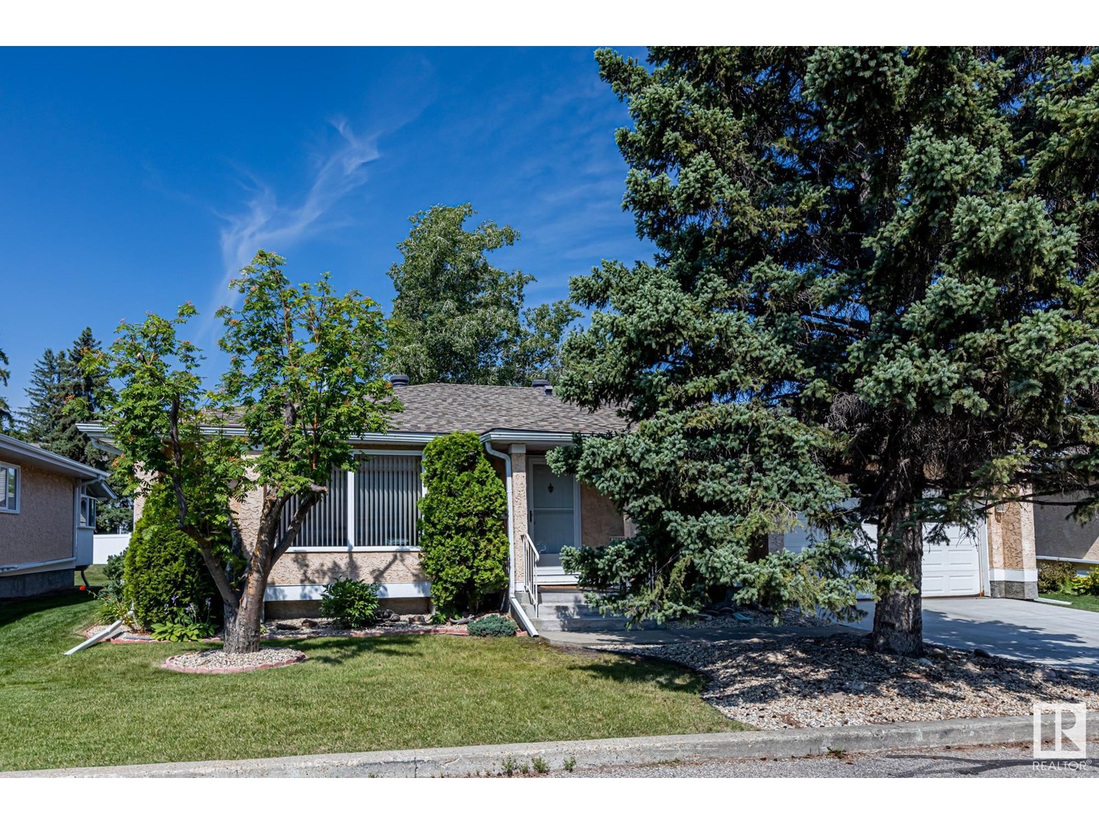 Photo 7 of 1126 105 St Nw, Edmonton AB