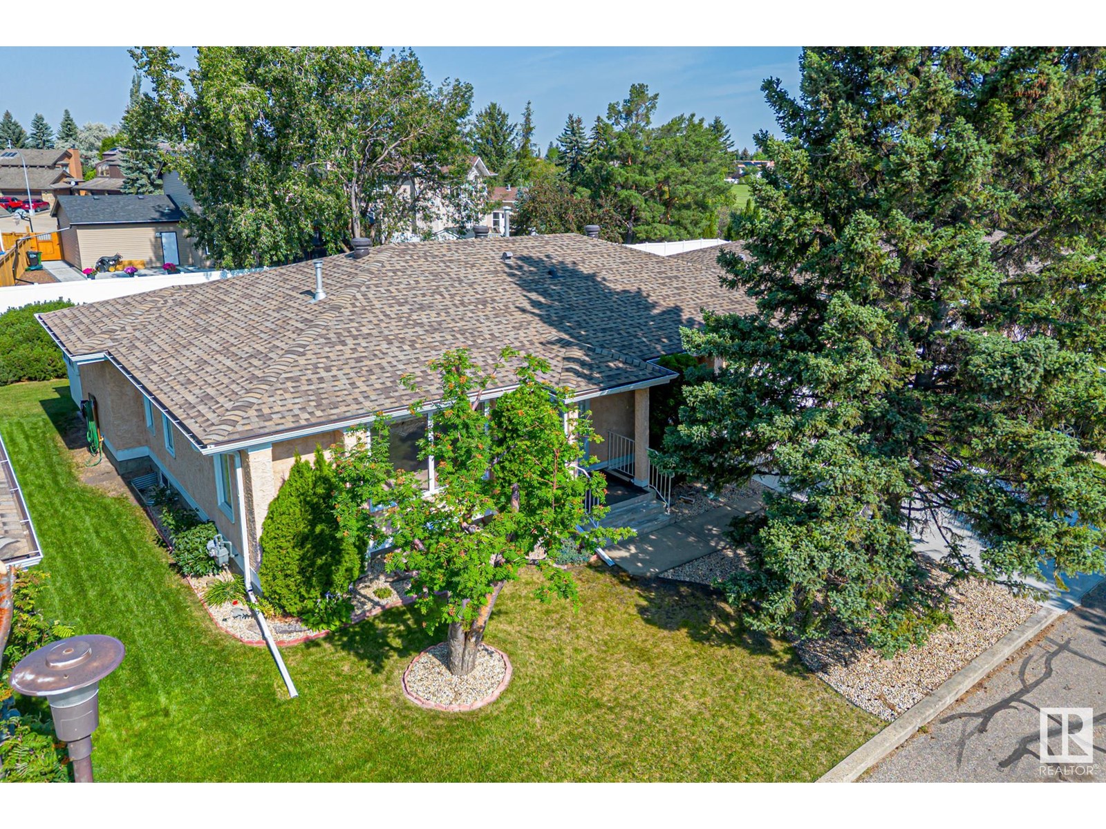 Photo 40 of 1126 105 St Nw, Edmonton AB