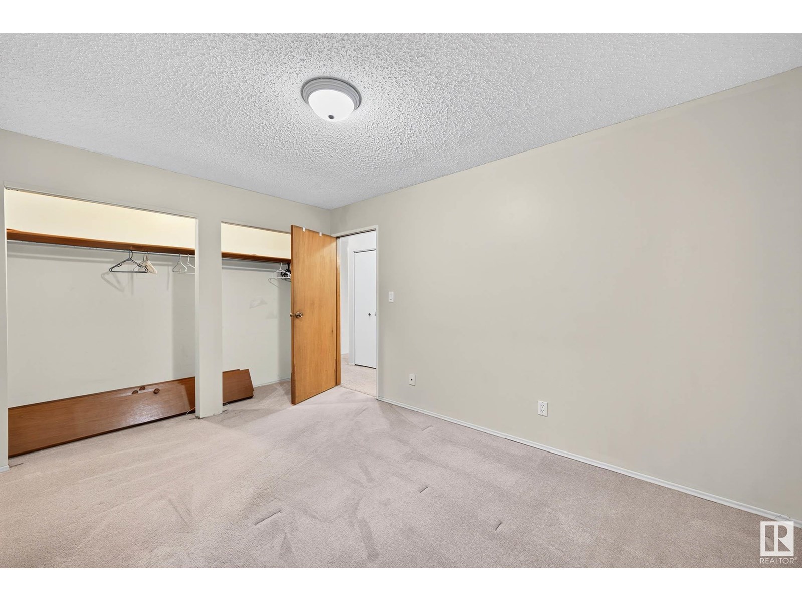 Photo 16 of 12414 112 Av Nw, Edmonton AB