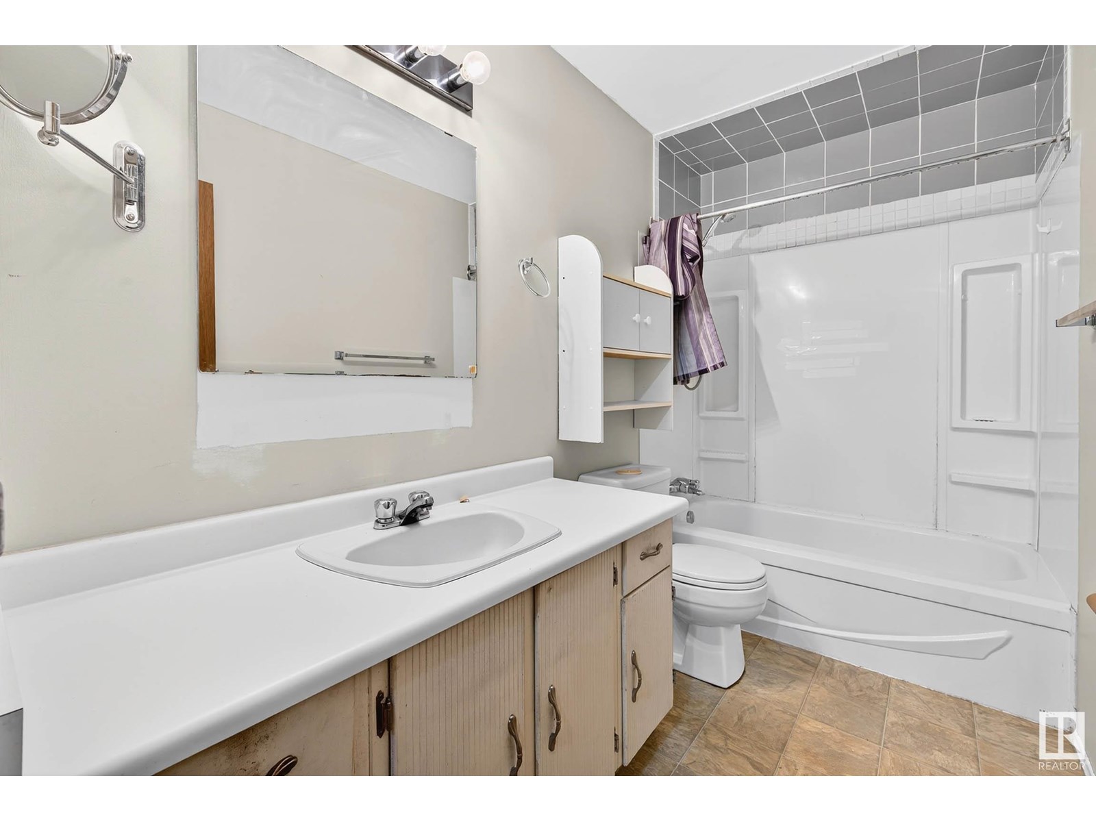 Photo 37 of 12414 112 Av Nw, Edmonton AB