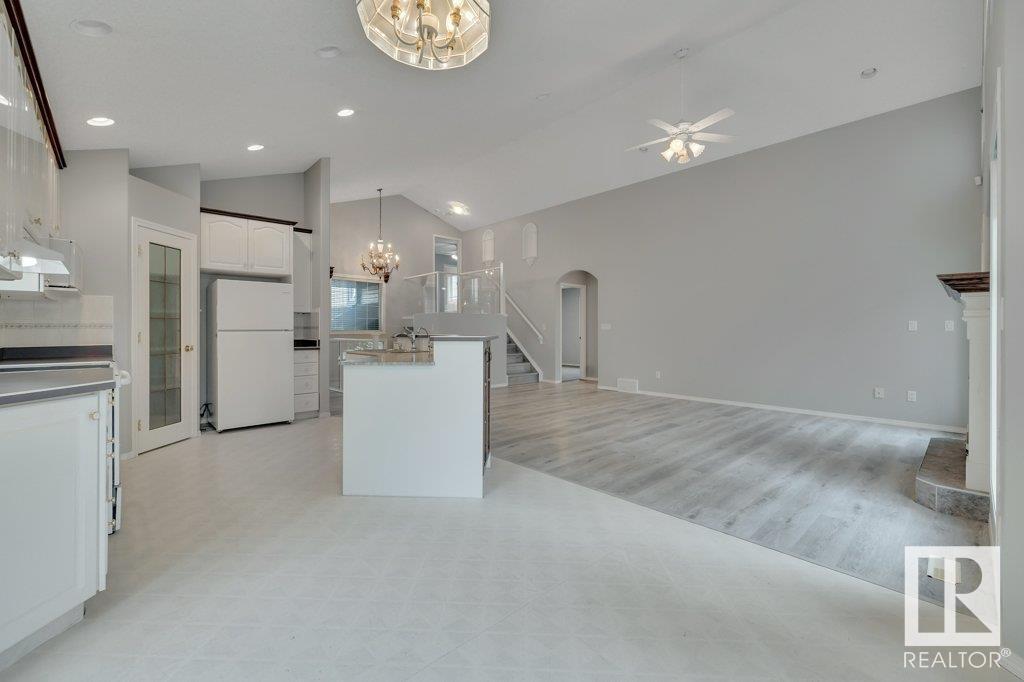 Photo 4 of 614 Kulawy Pl Nw, Edmonton AB