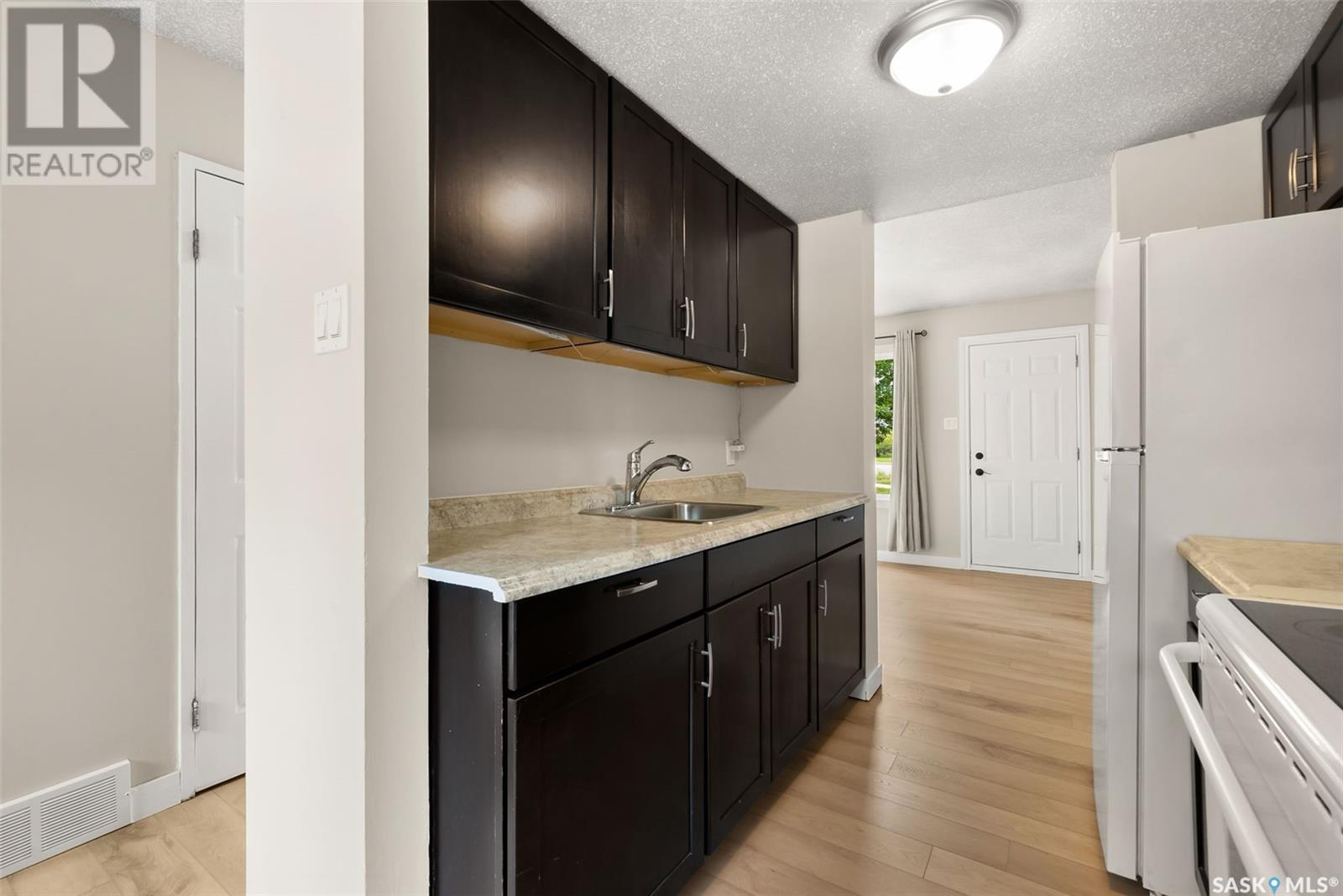 Photo 7 of 3814 Castle Road, Regina SK