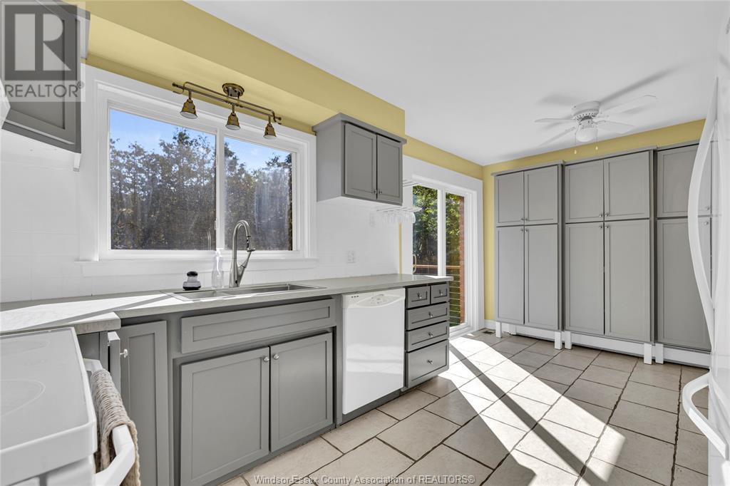 Photo 5 of 4330 Casgrain Drive, Windsor ON
