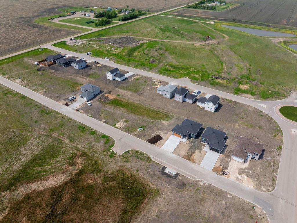Photo 14 of 21 Ridgemont Drive, Niverville MB