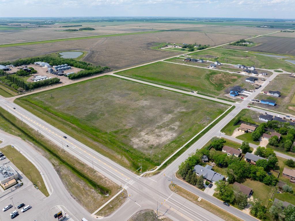 Photo 7 of 21 Ridgemont Drive, Niverville MB