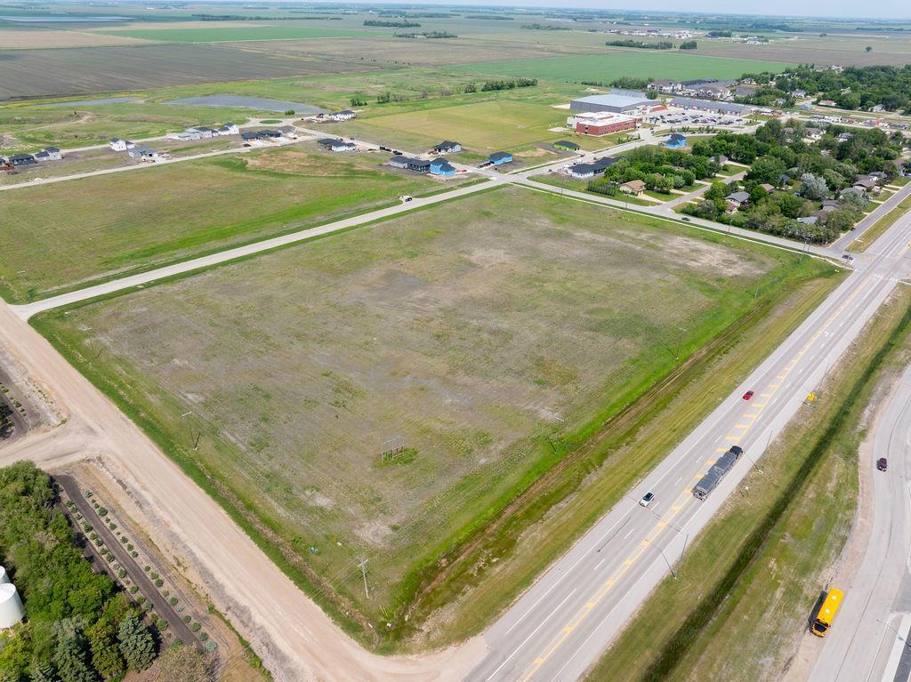 Photo 5 of 21 Ridgemont Drive, Niverville MB