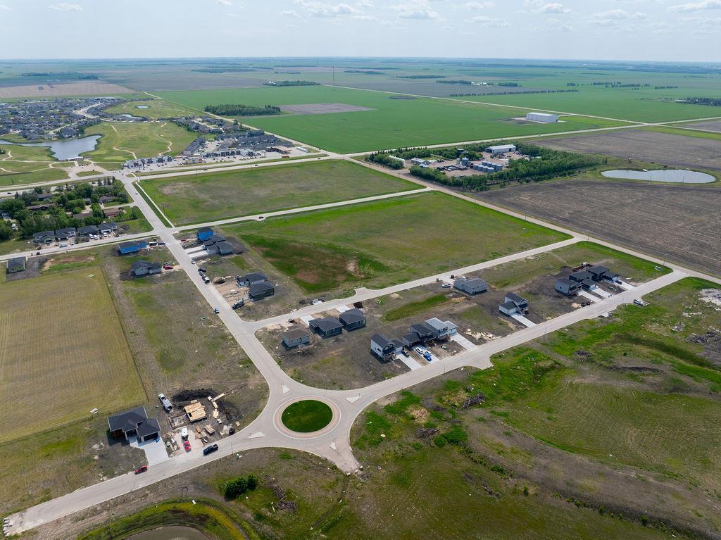 Photo 13 of 21 Ridgemont Drive, Niverville MB