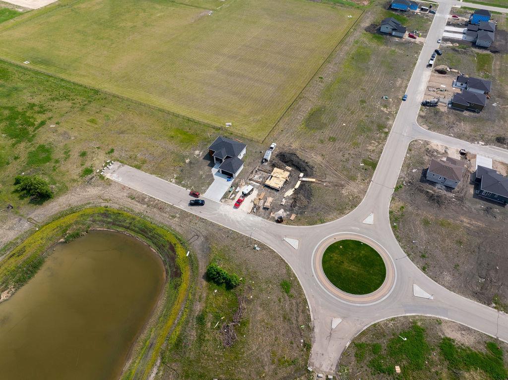 Photo 12 of 21 Ridgemont Drive, Niverville MB