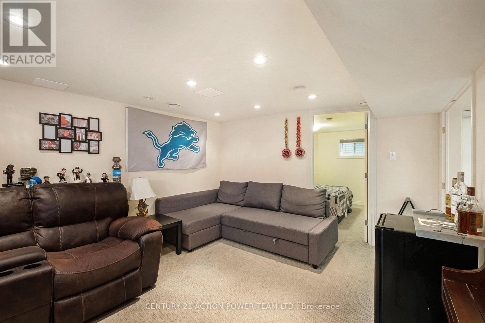 Photo 8 of 1318 Brookline Avenue, Ottawa ON