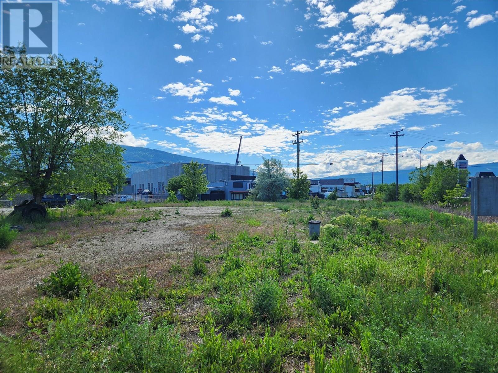  4600 4604 34 Street, Vernon
