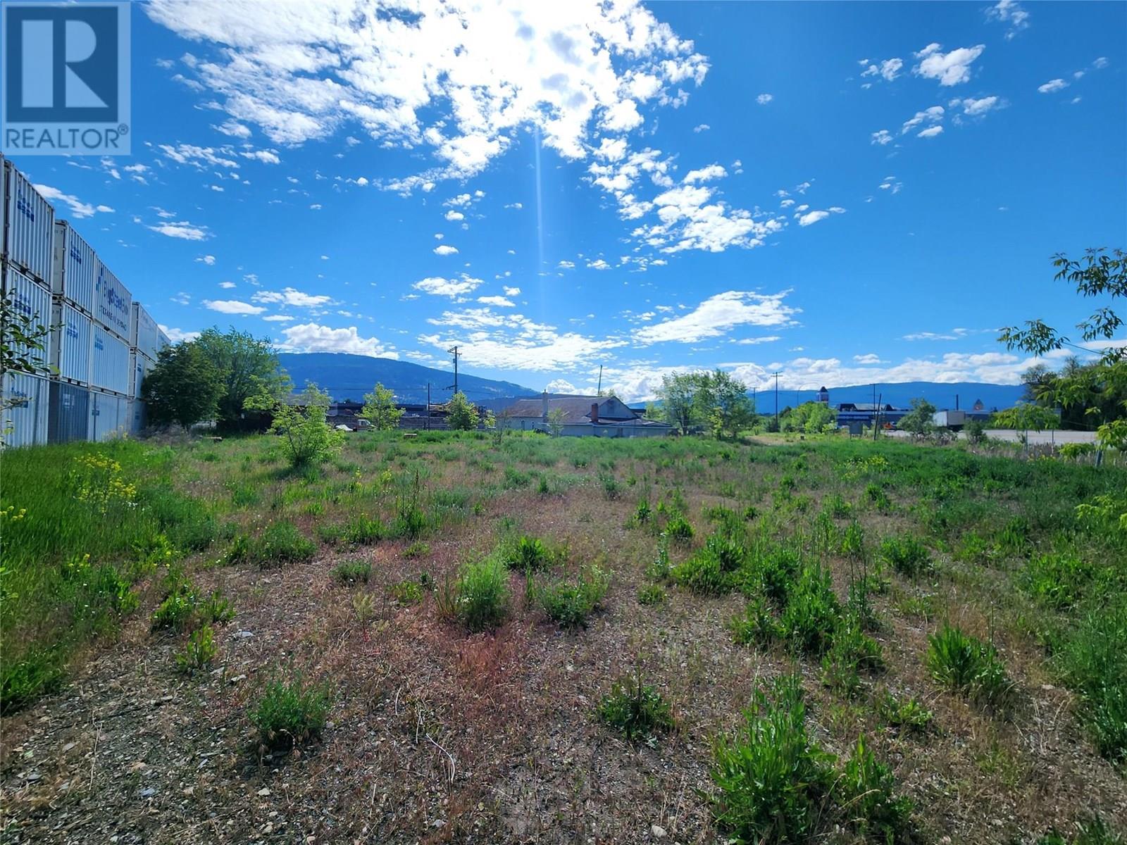  4600 4604 34 Street, Vernon