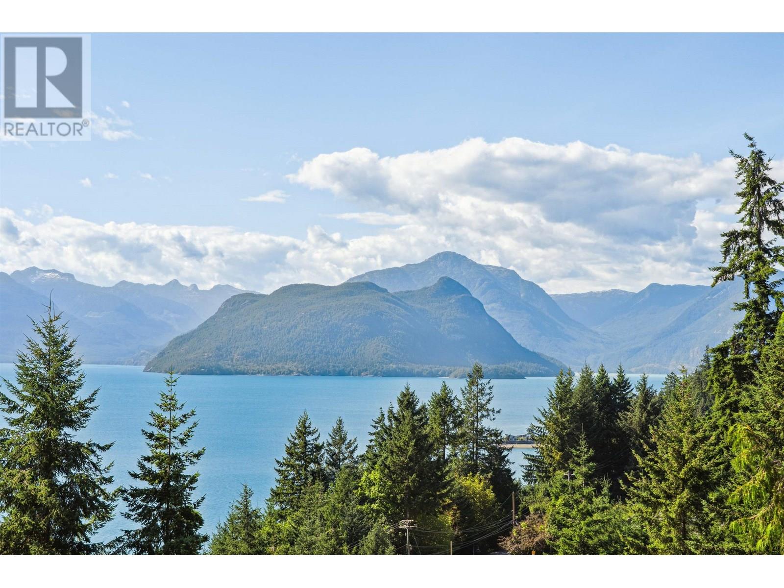 Photo 16 of 50 Panorama Road, Lions Bay BC
