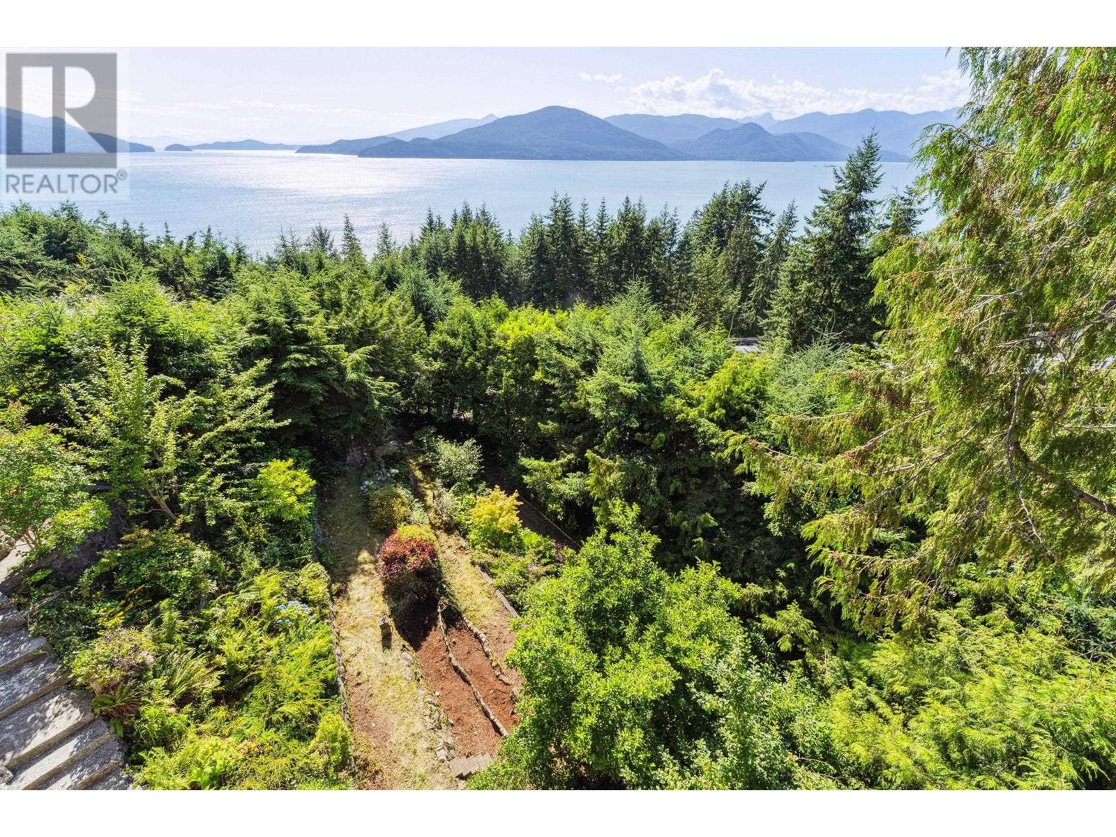 Photo 11 of 50 Panorama Road, Lions Bay BC