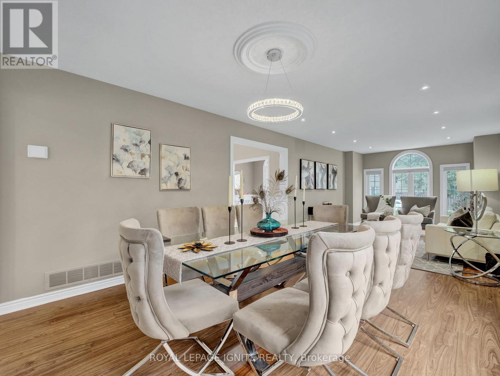 Photo 13 of 114 Montmorency Drive, Hamilton ON