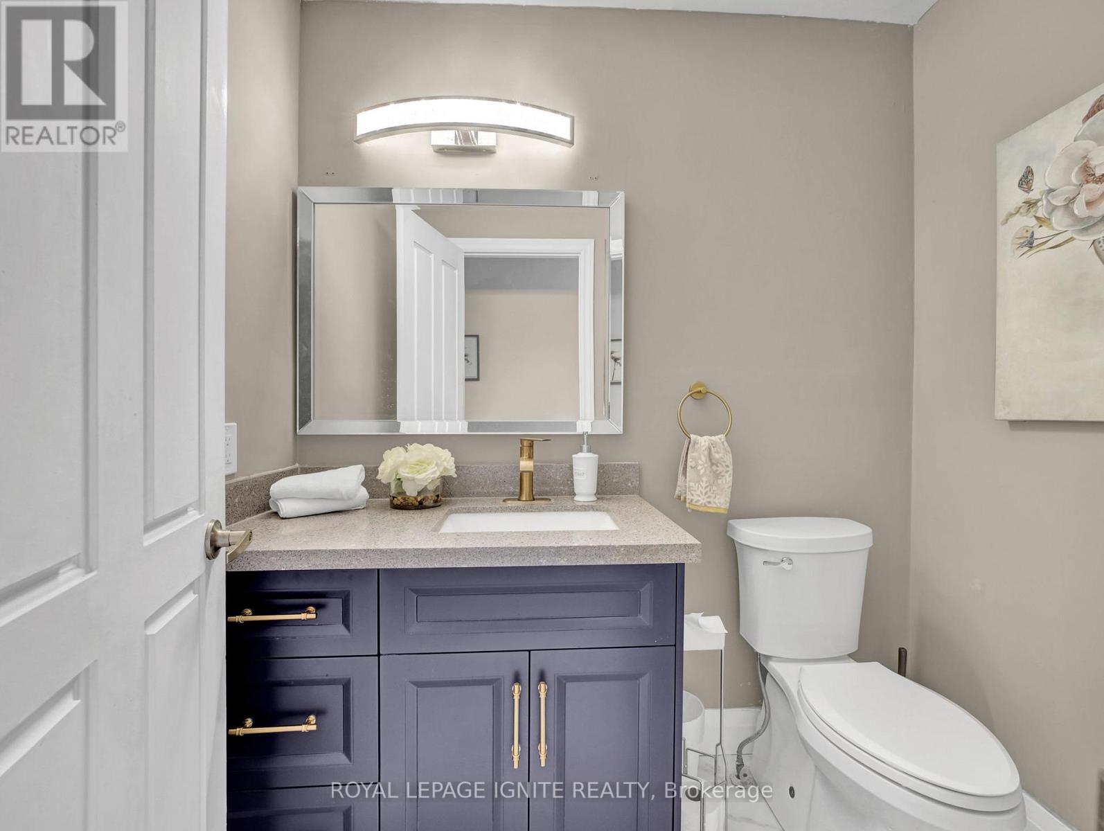 Photo 15 of 114 Montmorency Drive, Hamilton ON