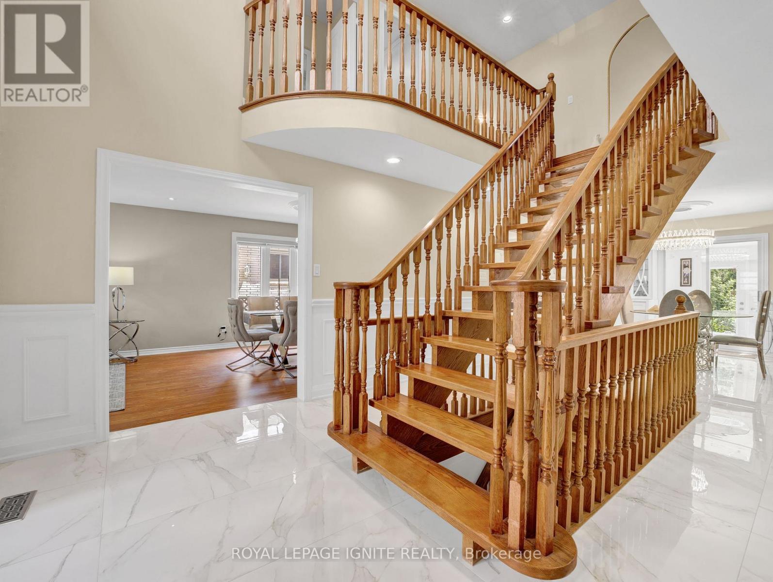 Photo 17 of 114 Montmorency Drive, Hamilton ON