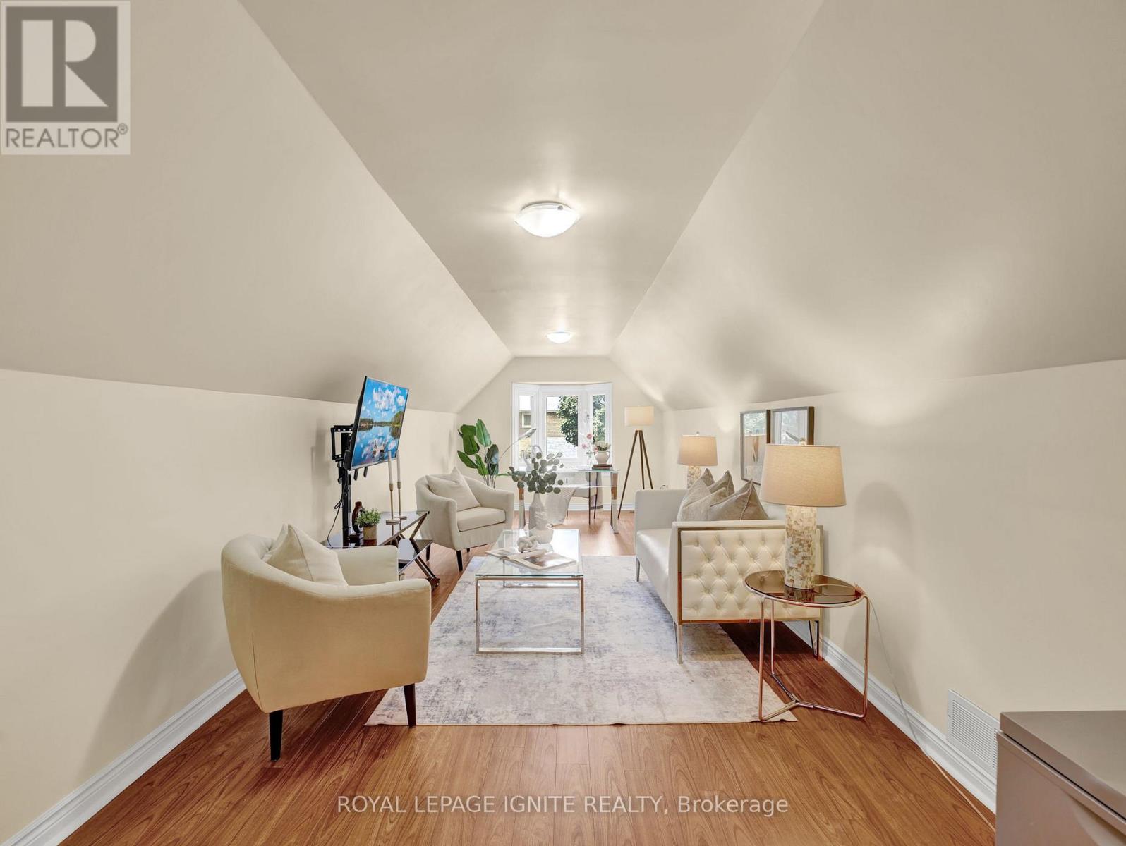 Photo 24 of 114 Montmorency Drive, Hamilton ON
