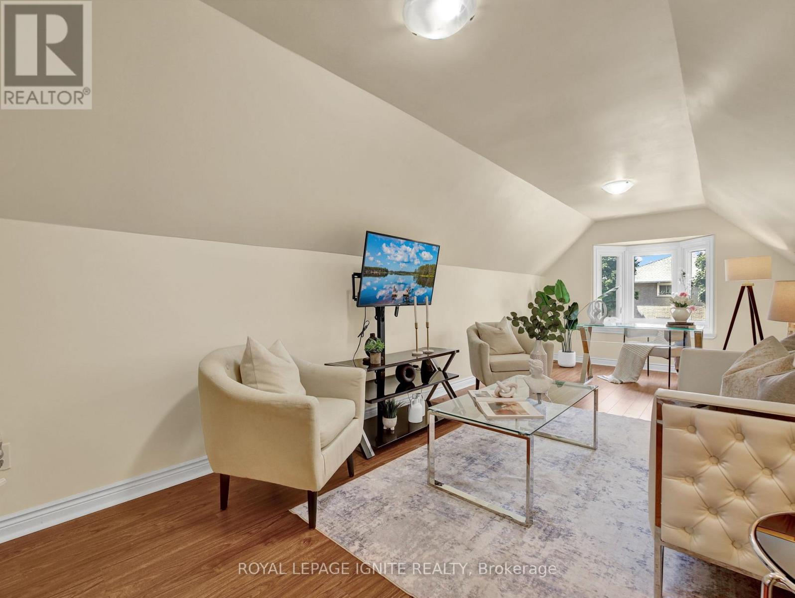 Photo 25 of 114 Montmorency Drive, Hamilton ON