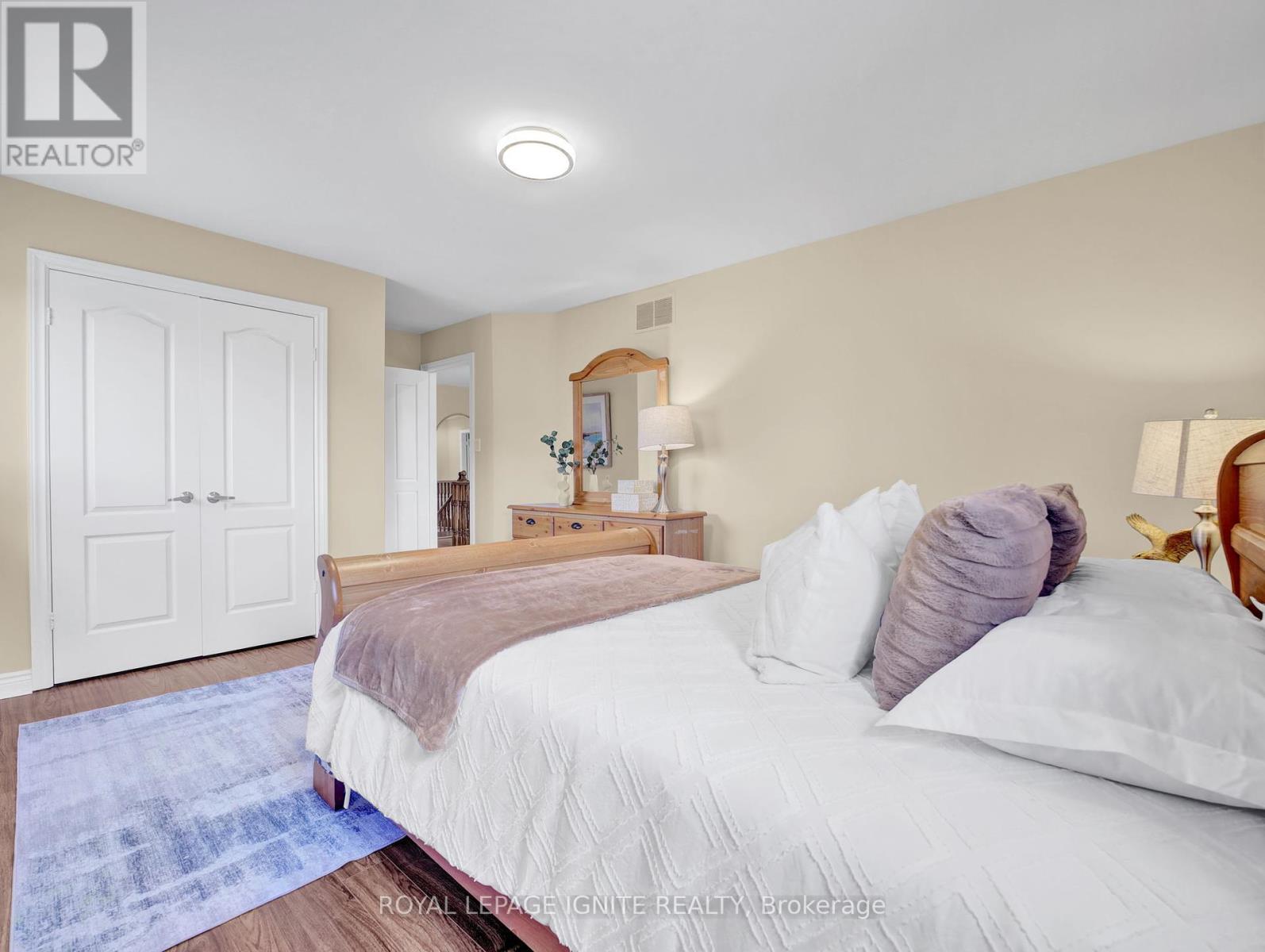 Photo 31 of 114 Montmorency Drive, Hamilton ON