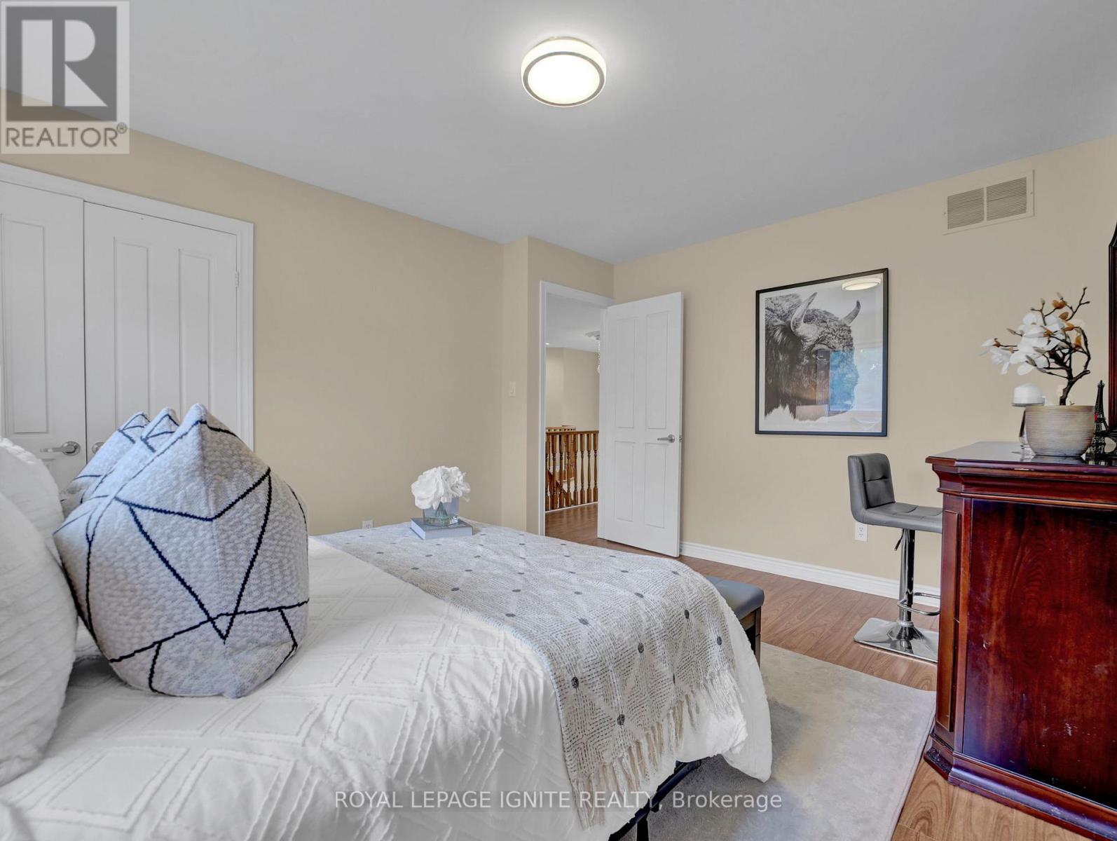Photo 34 of 114 Montmorency Drive, Hamilton ON