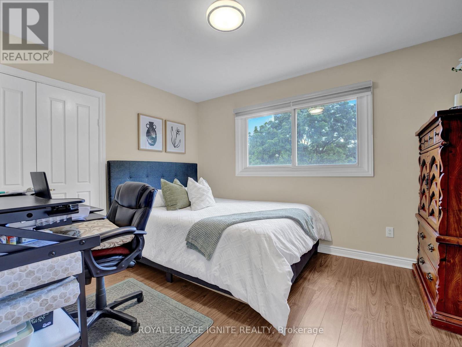 Photo 36 of 114 Montmorency Drive, Hamilton ON