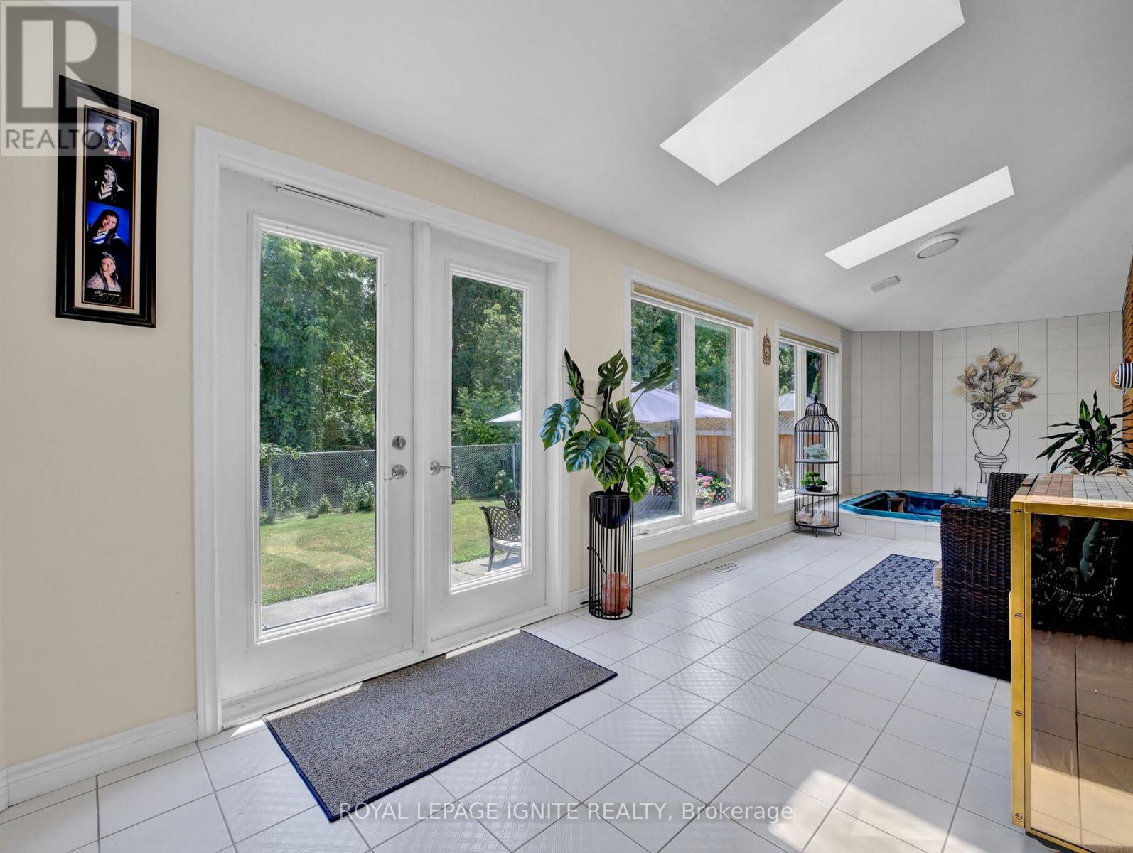 Photo 43 of 114 Montmorency Drive, Hamilton ON