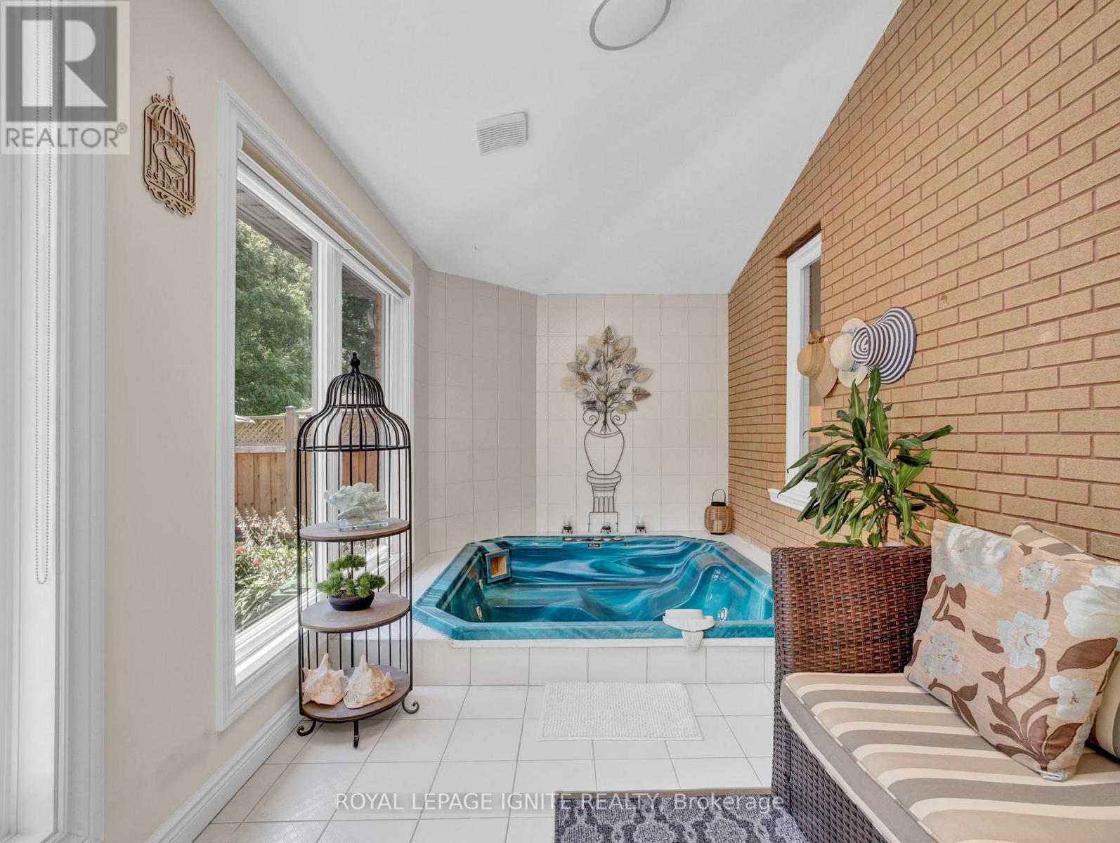 Photo 44 of 114 Montmorency Drive, Hamilton ON