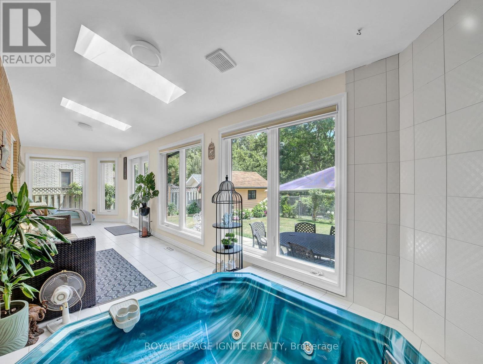 Photo 45 of 114 Montmorency Drive, Hamilton ON