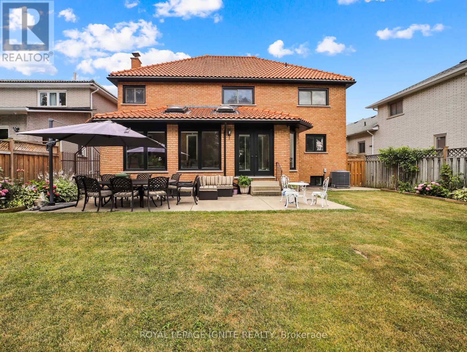 Photo 48 of 114 Montmorency Drive, Hamilton ON