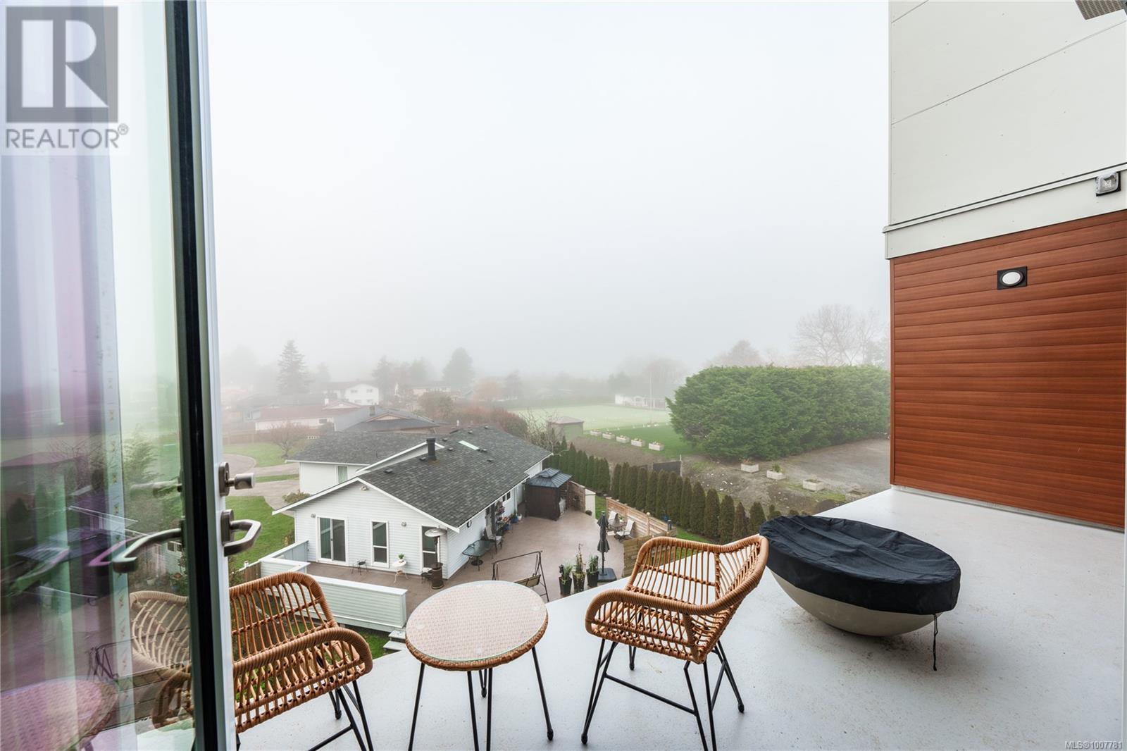 307 9570 Fifth Street, Sidney