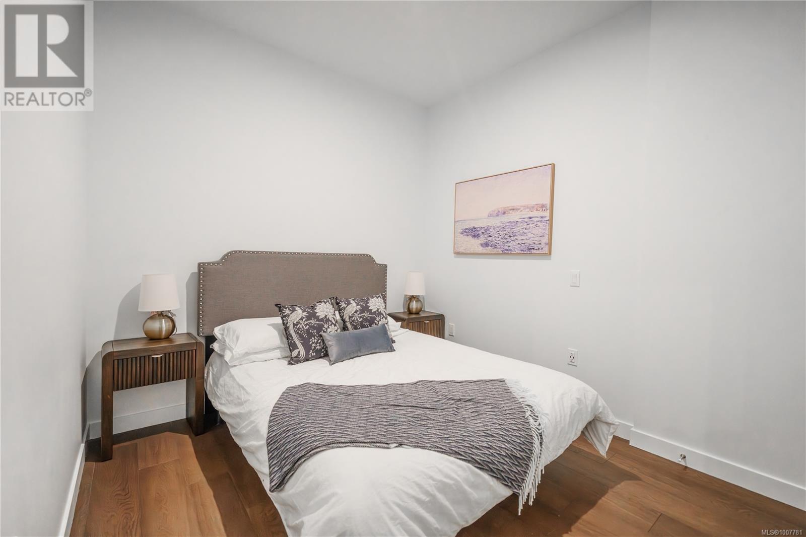 307 9570 Fifth Street, Sidney