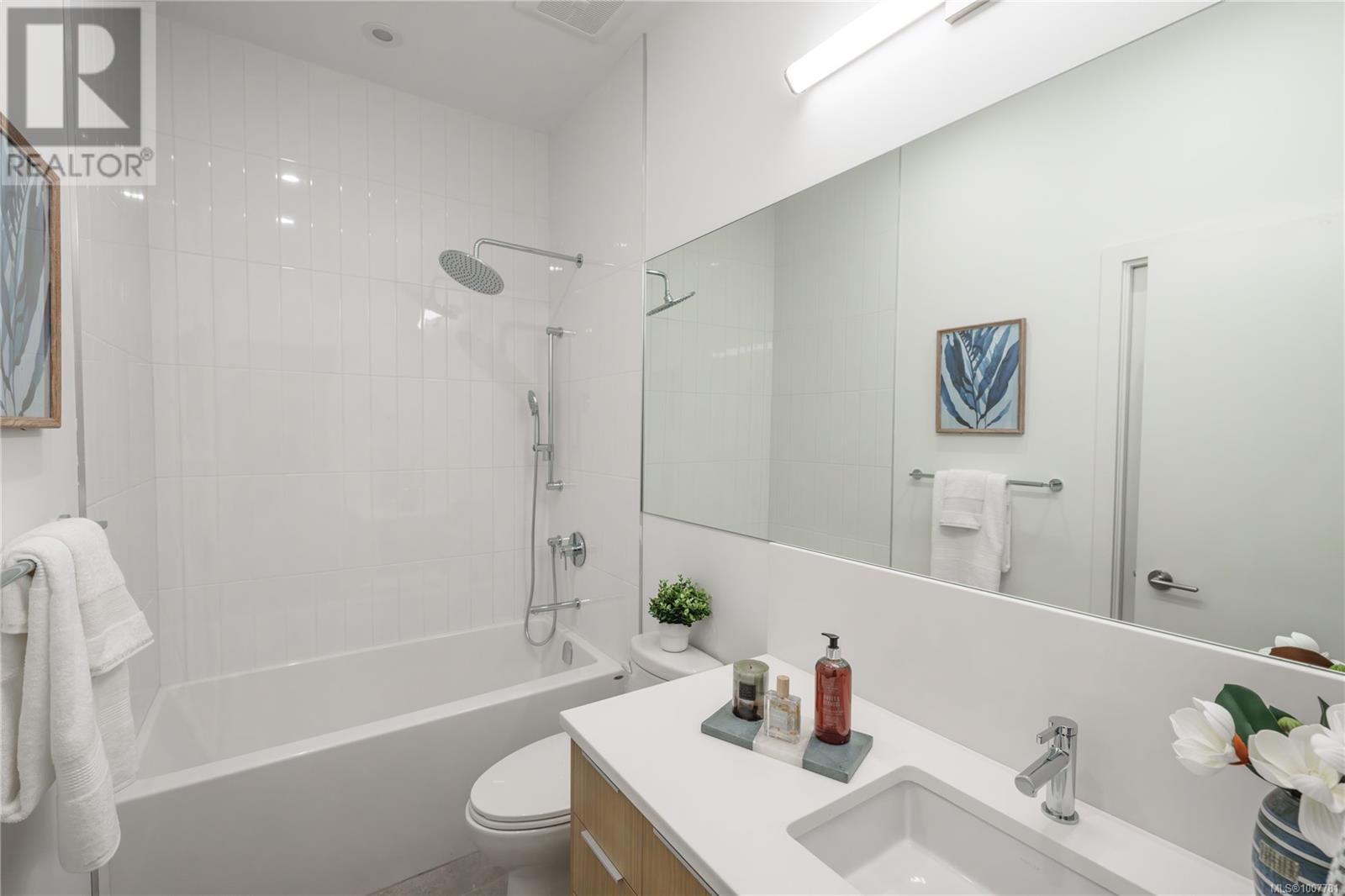307 9570 Fifth Street, Sidney