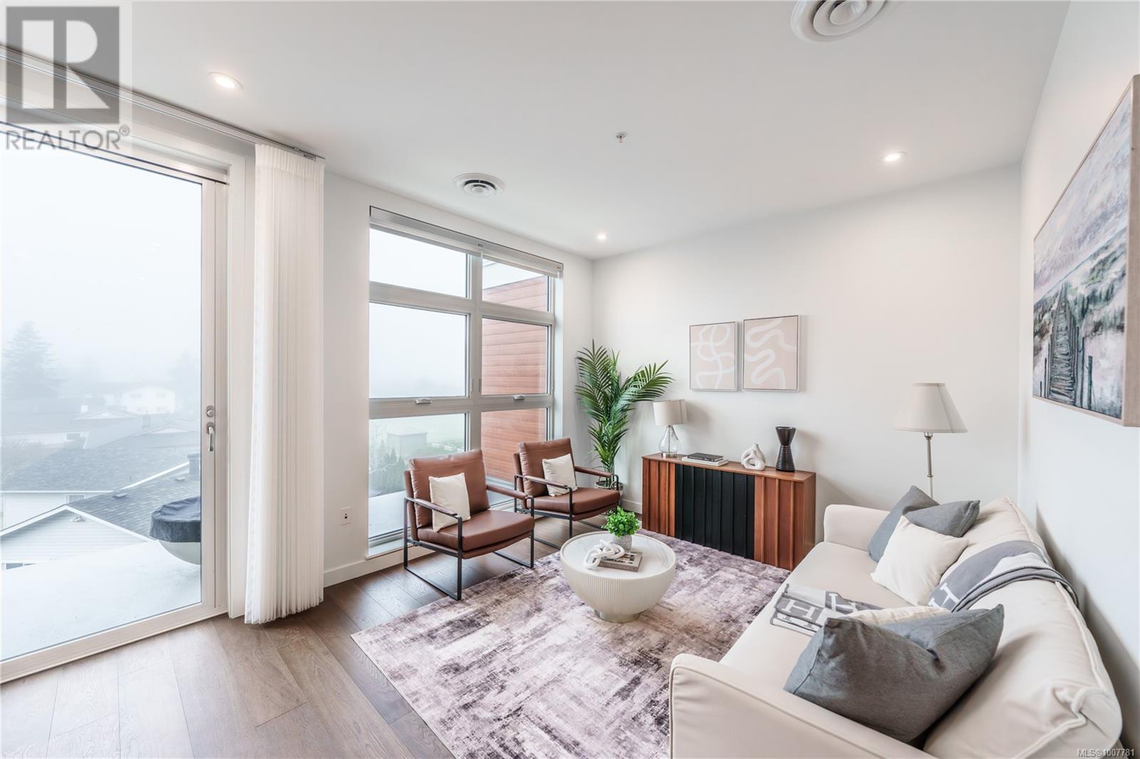 307 9570 Fifth Street, Sidney