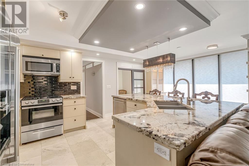 Photo 17 of 66 High Street E Unit 904, Mississauga ON