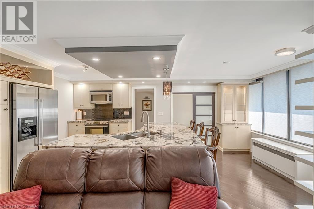 Photo 18 of 66 High Street E Unit 904, Mississauga ON