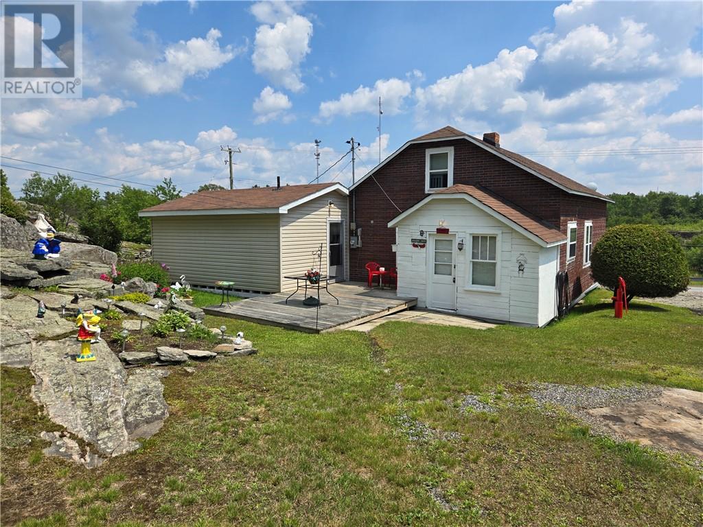 295 Riverside Road - 17