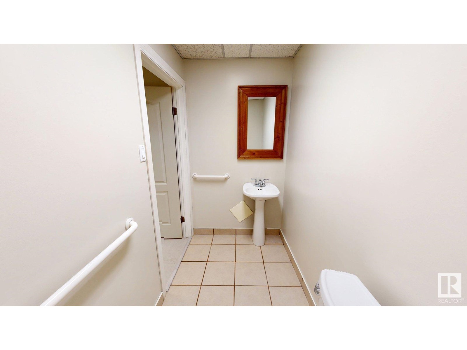 Photo 18 of 2 5211 50 St, Drayton Valley AB